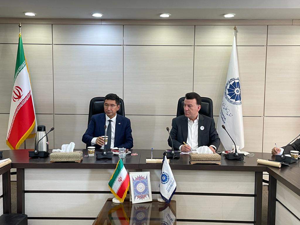 نشست تجاری خصوصی اعضای هیات مدیره اتاق مشترک بازرگانی ایران و قزاقستان