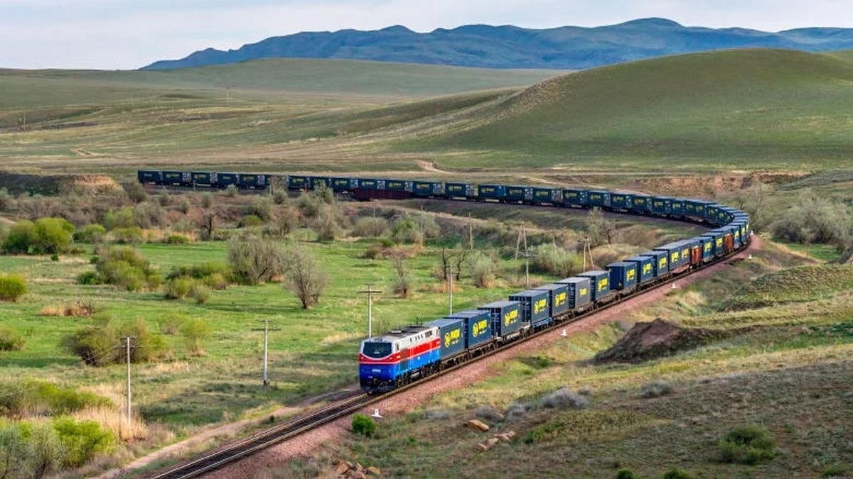 توکایف توان لجستیکی قزاقستان را از کریدور میانی تا مسیر CASA گسترش می‌دهد